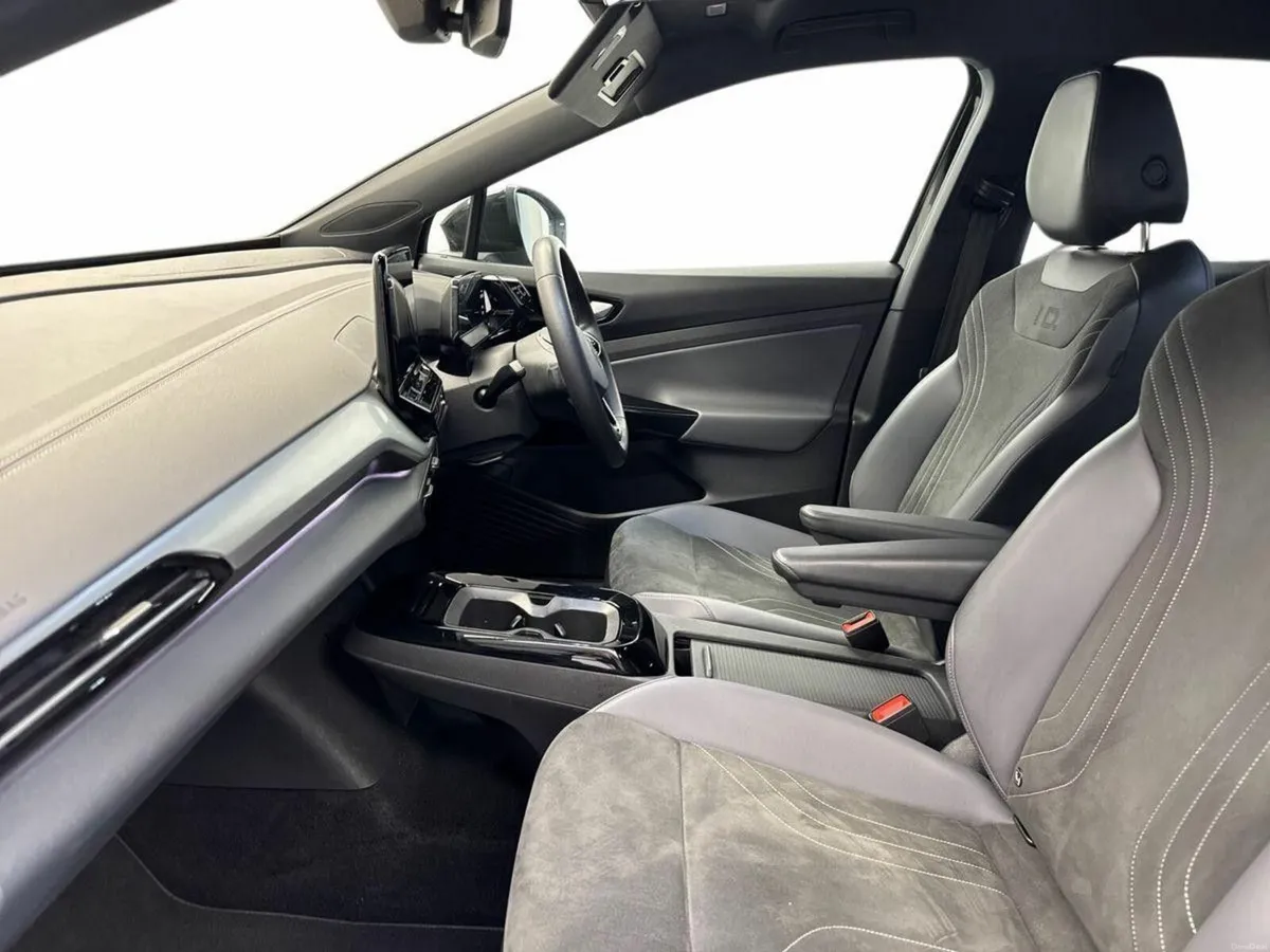 Volkswagen ID.4 LIFE 52kWh *JUST IN* €80 PER WEEK - Image 3