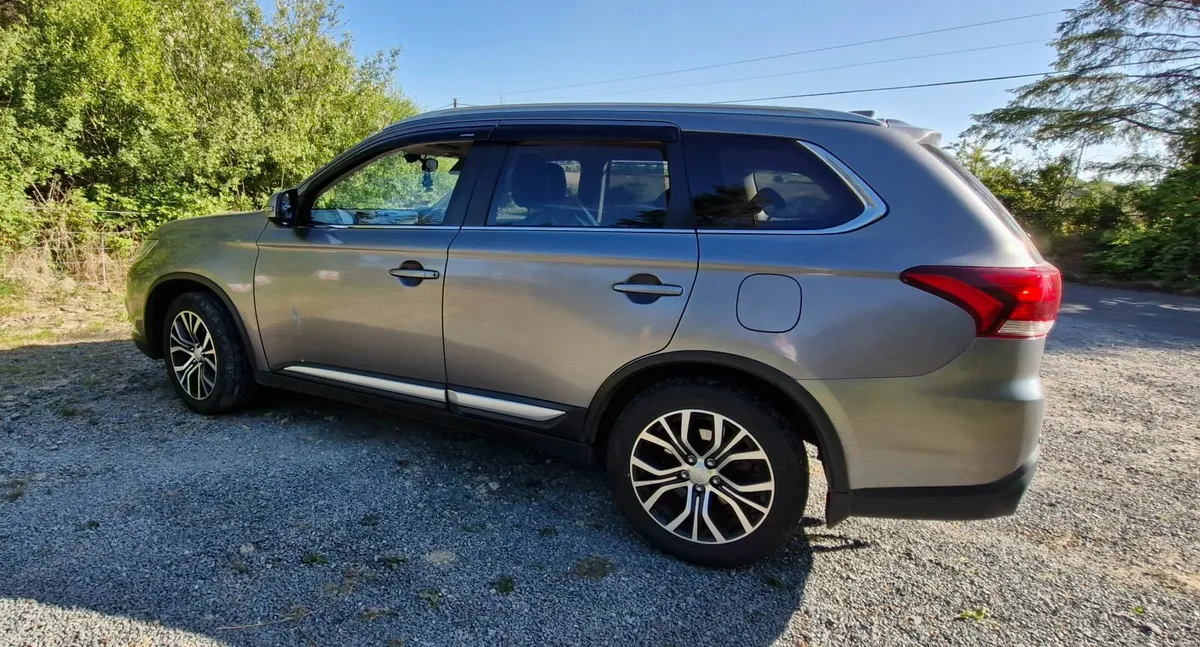 Mitsubishi Outlander 2019 - Image 2