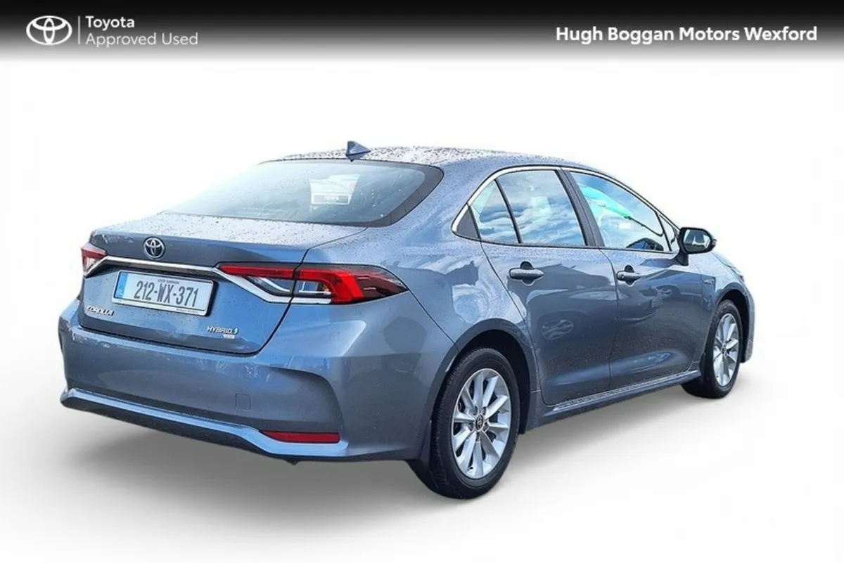 Toyota Corolla HYBRID, REALLY LOW MILEAGE!! - Image 2