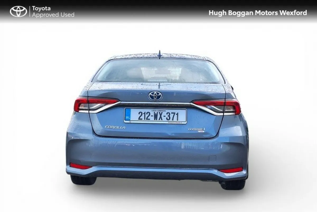 Toyota Corolla HYBRID, REALLY LOW MILEAGE!! - Image 4