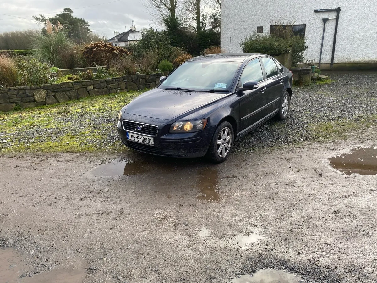 06 Volvo S40 2.0 - Image 1