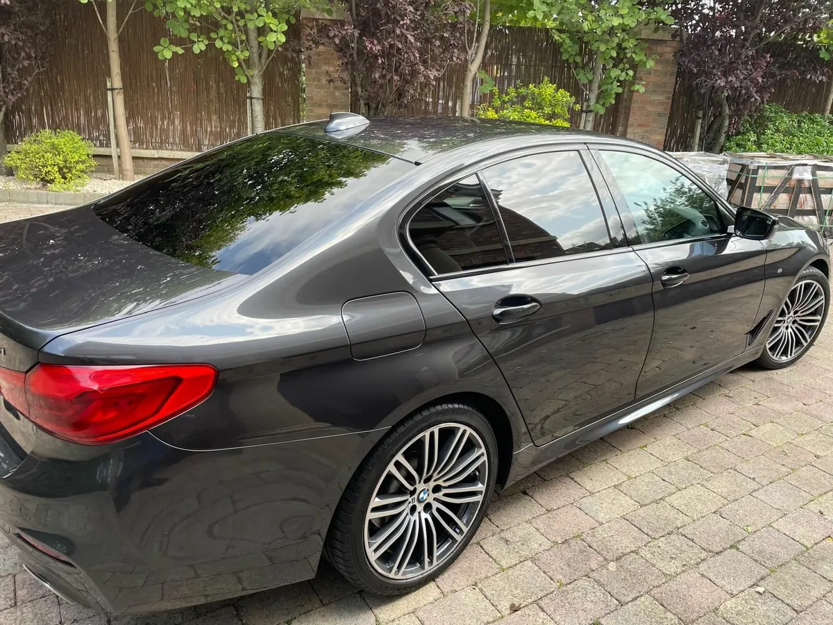 BMW 5-Series 2018 - Image 4