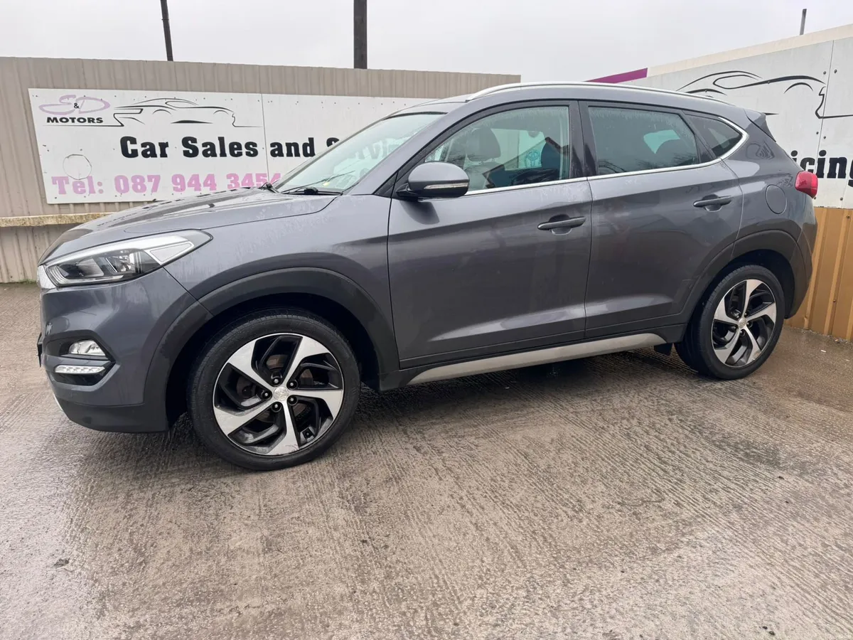 181 Hyundai Tucson 2.0D PREMIUM Low Miles - Image 3