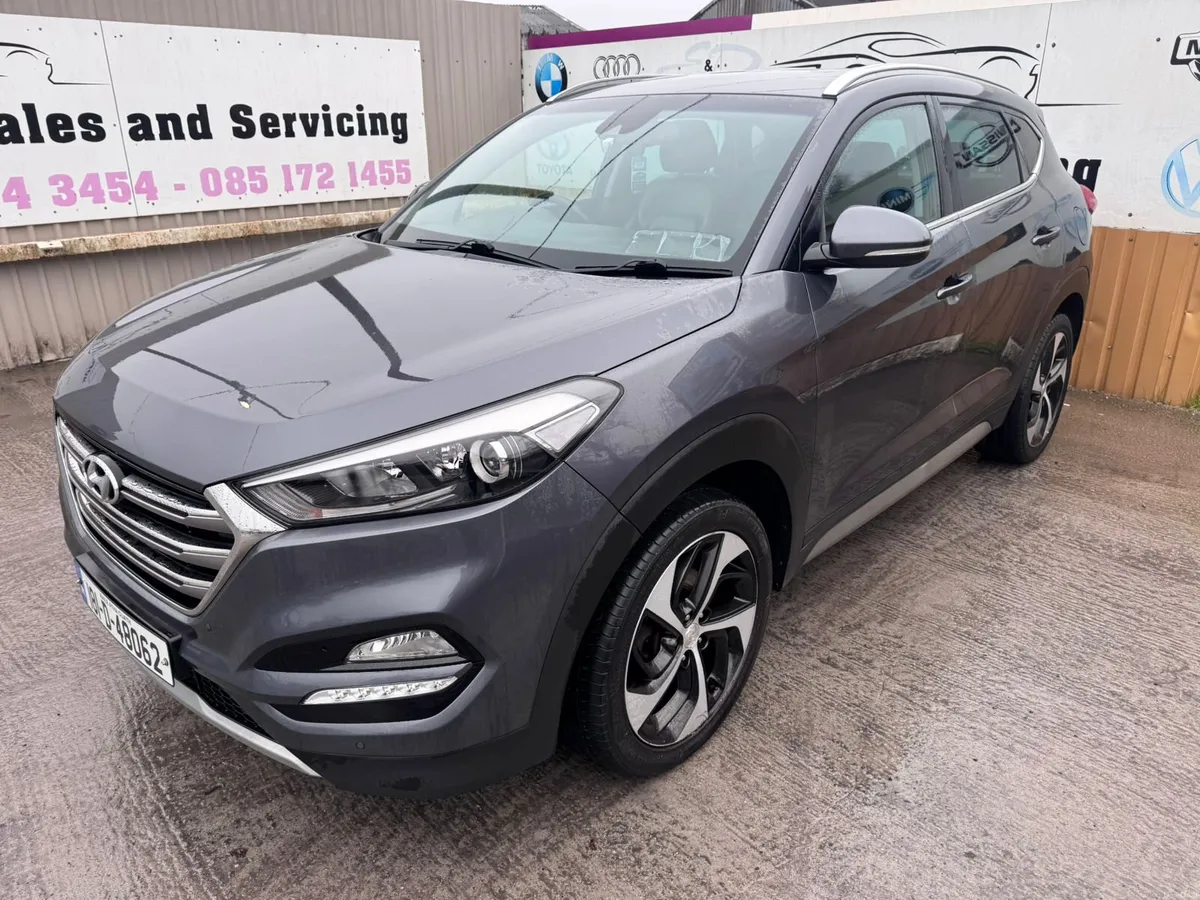 181 Hyundai Tucson 2.0D PREMIUM Low Miles - Image 2