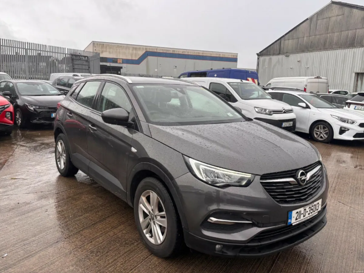 Opel Grandland X SUV. 1.2i 130ps-petrol- 5DR - Image 1