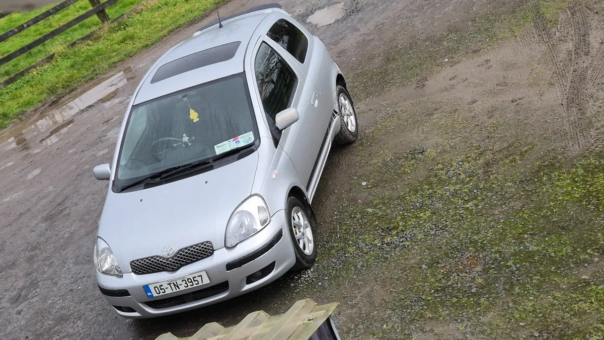 Toyota Yaris 2005 - Image 2