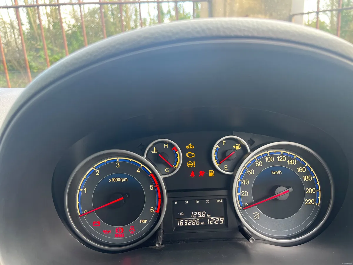 Suzuki SX4 2012 - Image 2