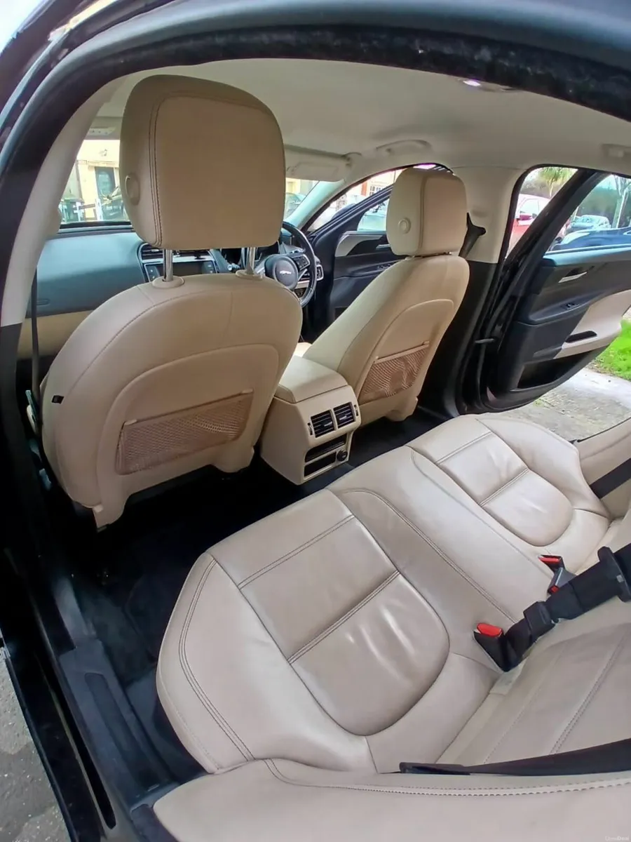 Jaguar XE 2017 - Image 4