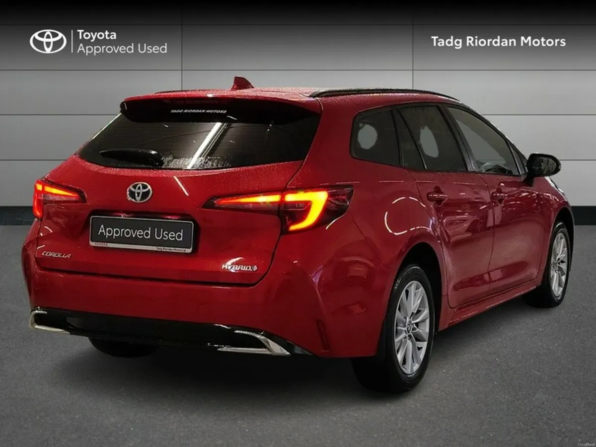 Toyota Corolla HYBRID LUNA T/S 4DR AUTO - Image 2
