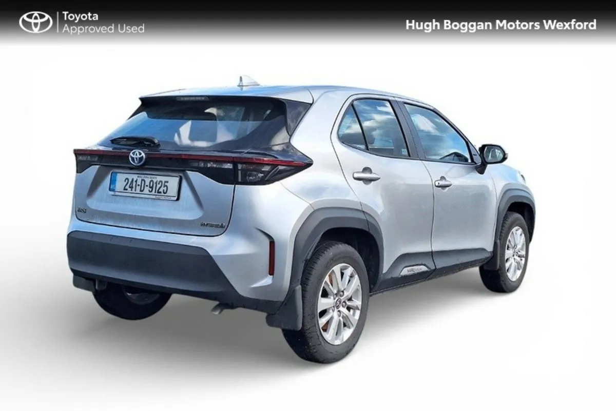 Toyota Yaris Cross HYBRID LUNA, LADY OWNER!! - Image 2