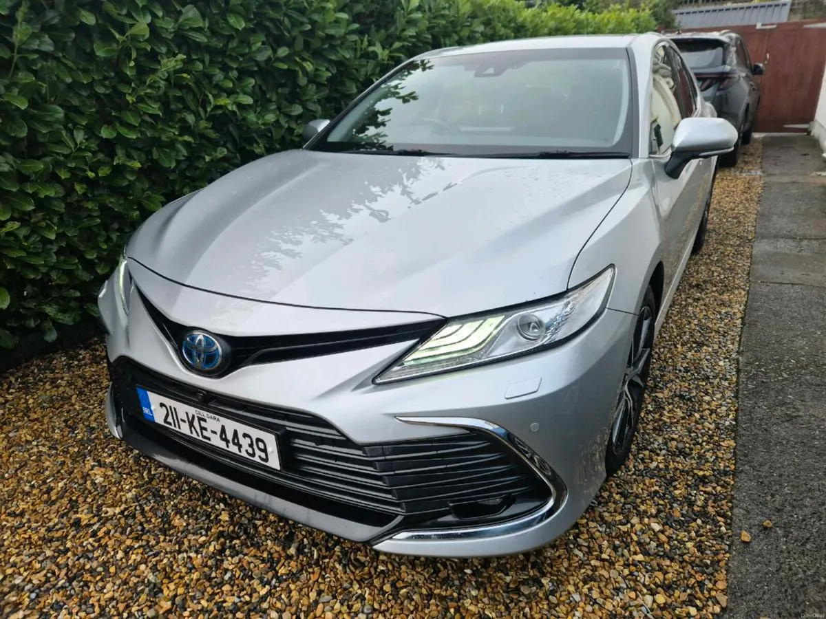 21 Toyota Camry petrol Hybrid VVTI Excel - Image 2