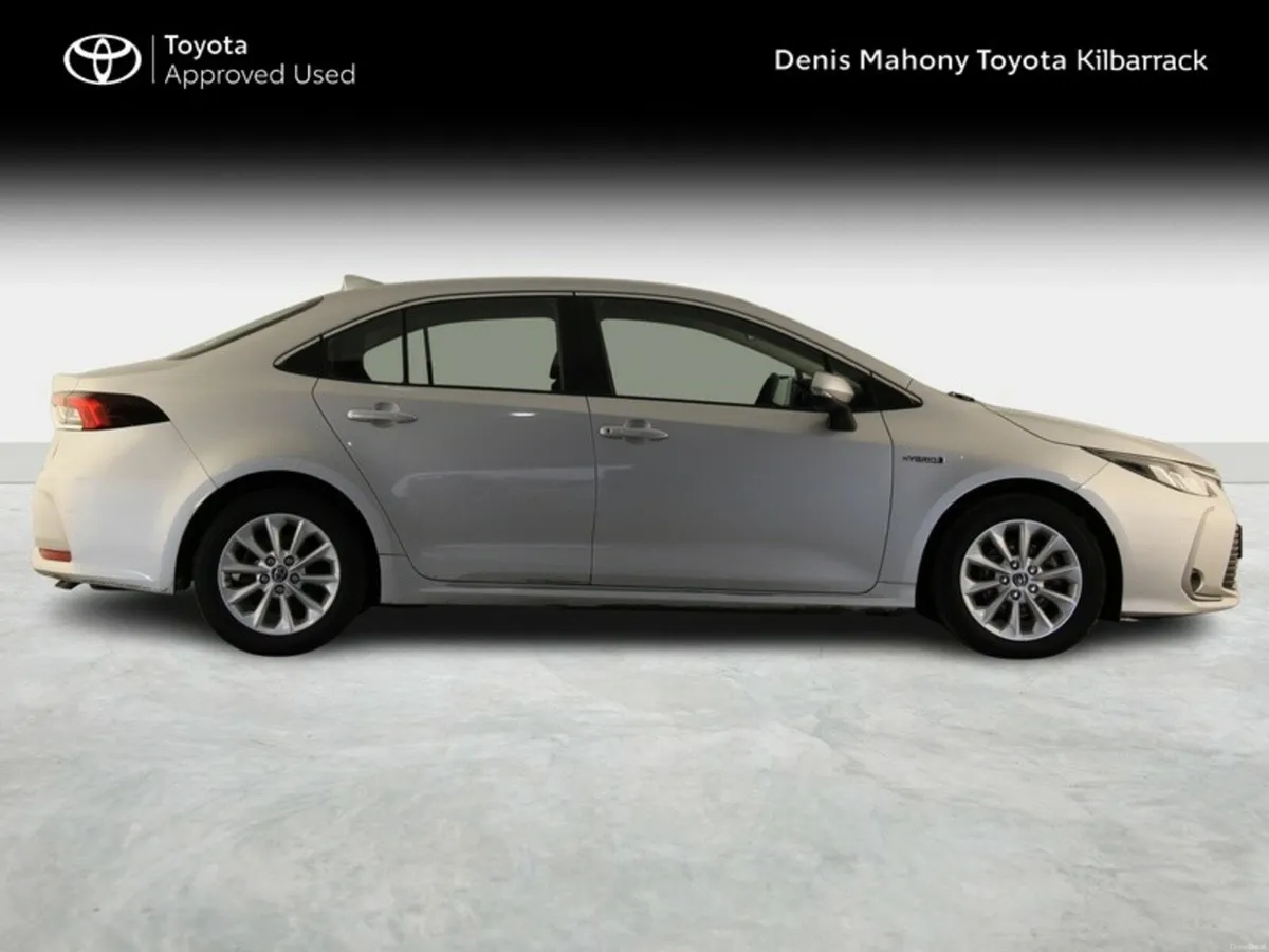 Toyota Corolla HYBRID LUNA SALOON - Image 3