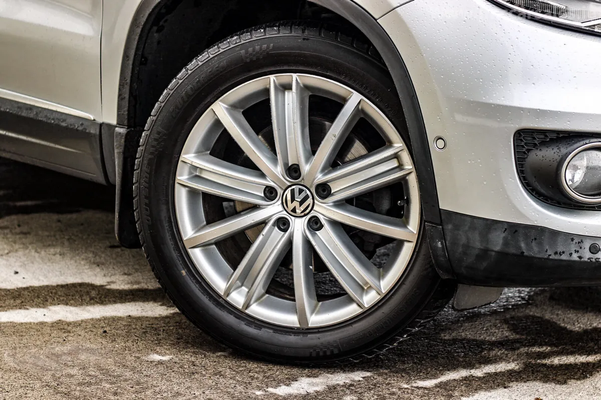 2016 VOLKSWAGEN TIGUAN BLUEMOTION PAN ROOF - Image 4