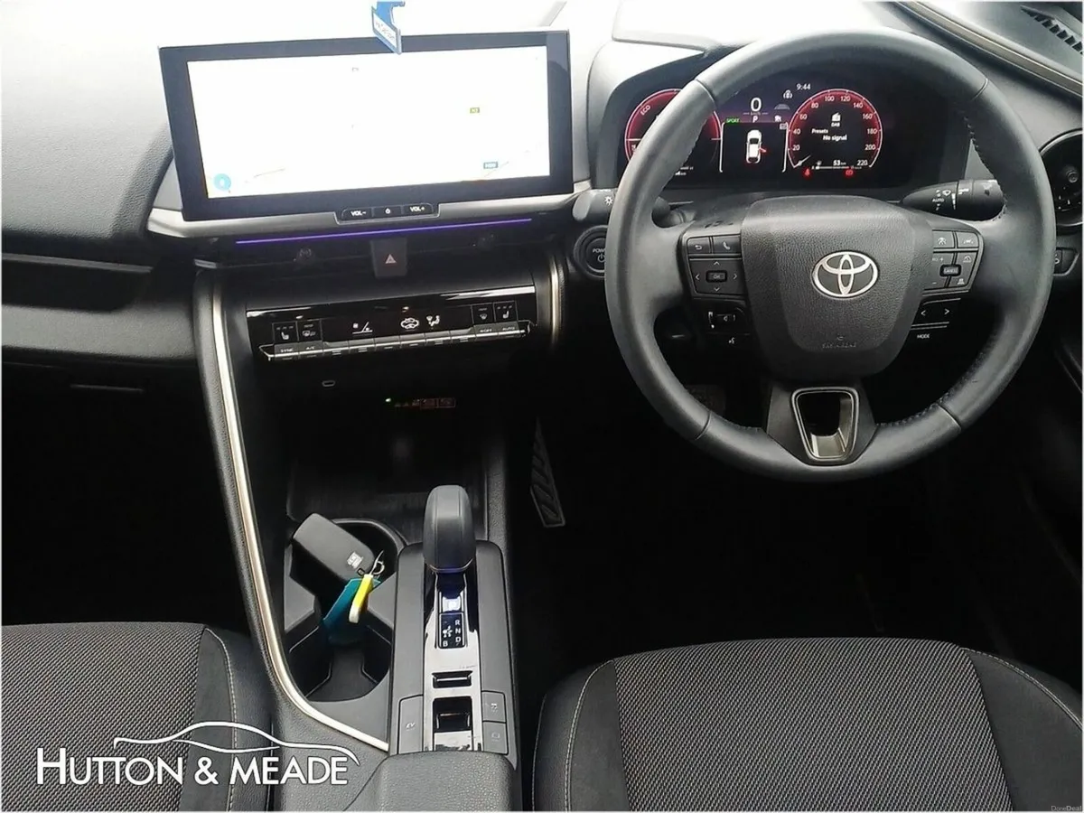 Toyota C-HR HEV Sol 1.8 Petrol 5dr - Image 4