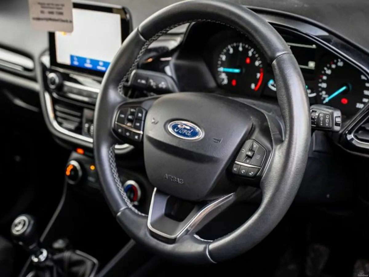 Ford Fiesta Titanium *One owner* - Image 4