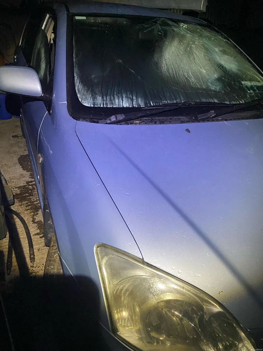 Toyota corrolla for breaking - Image 1