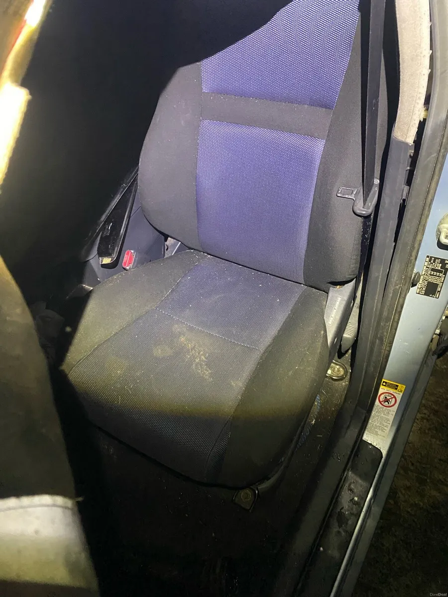 Toyota corrolla for breaking - Image 2