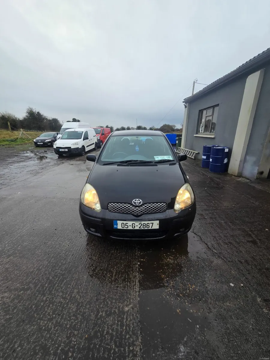 Toyota Yaris 2005 - Image 2