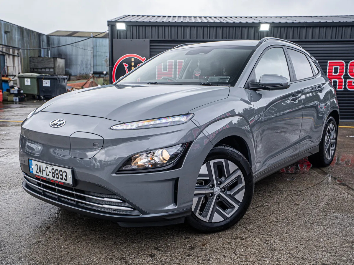 2024 Hyundai Kona EV Premium/SOH 100%/1yr warranty - Image 4