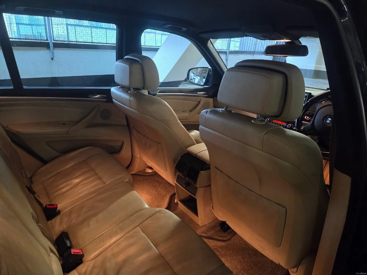 BMW X5 2009 - Image 4