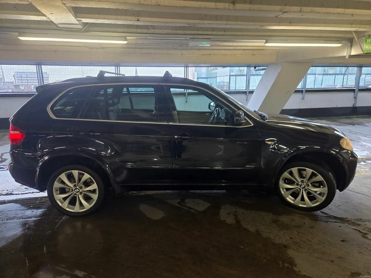 BMW X5 2009 - Image 1