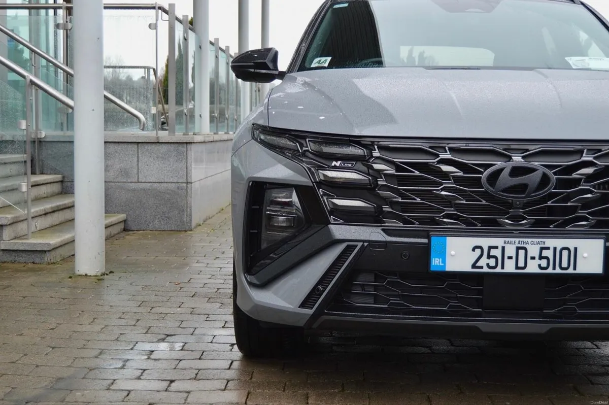 Hyundai Tucson 4WD N-Line PHEV - Image 3