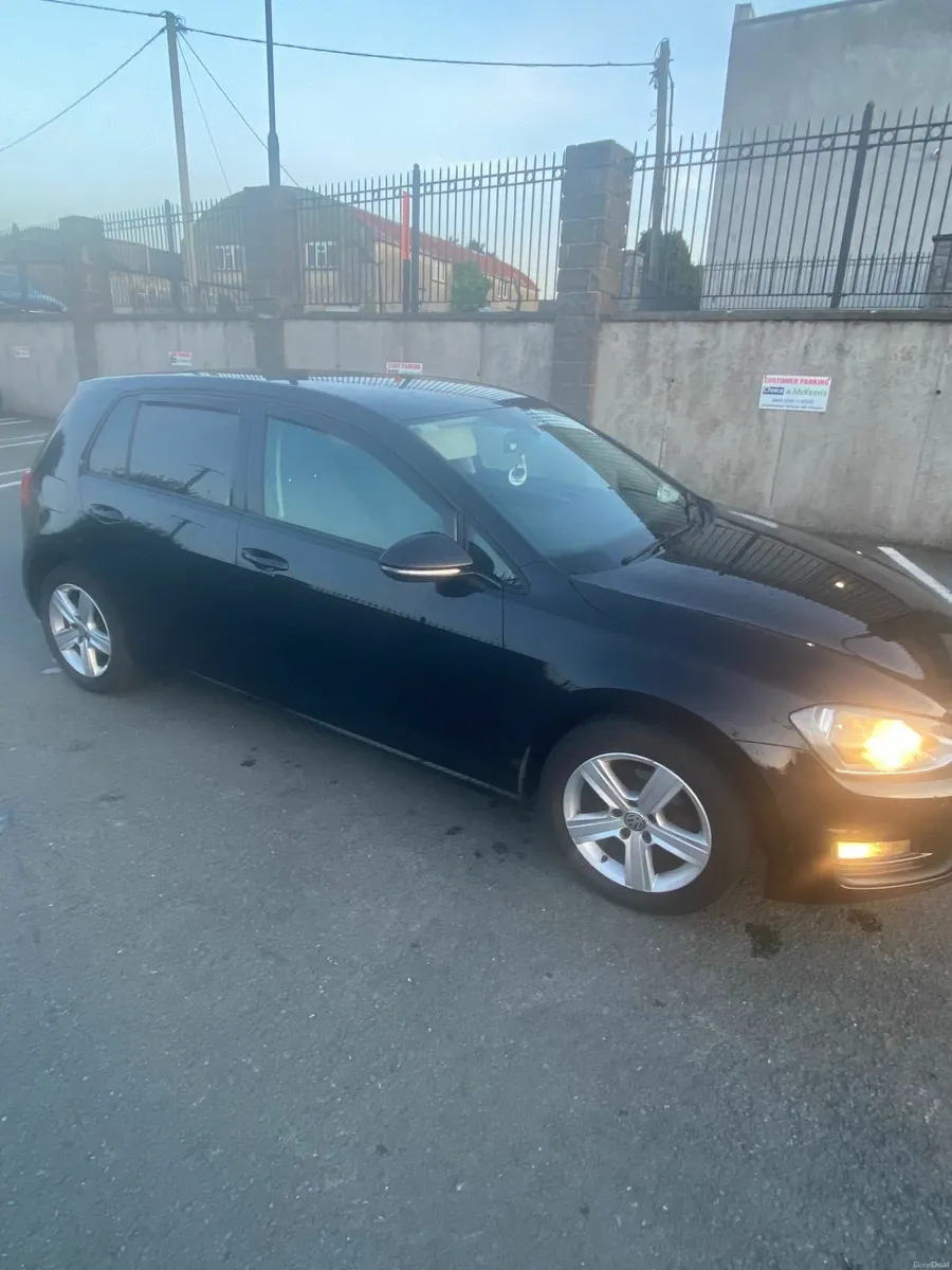 Volkswagen Golf 2015 - Image 1