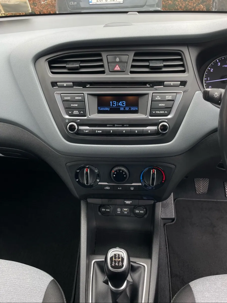 Hyundai i20 152 Deluxe - Image 3