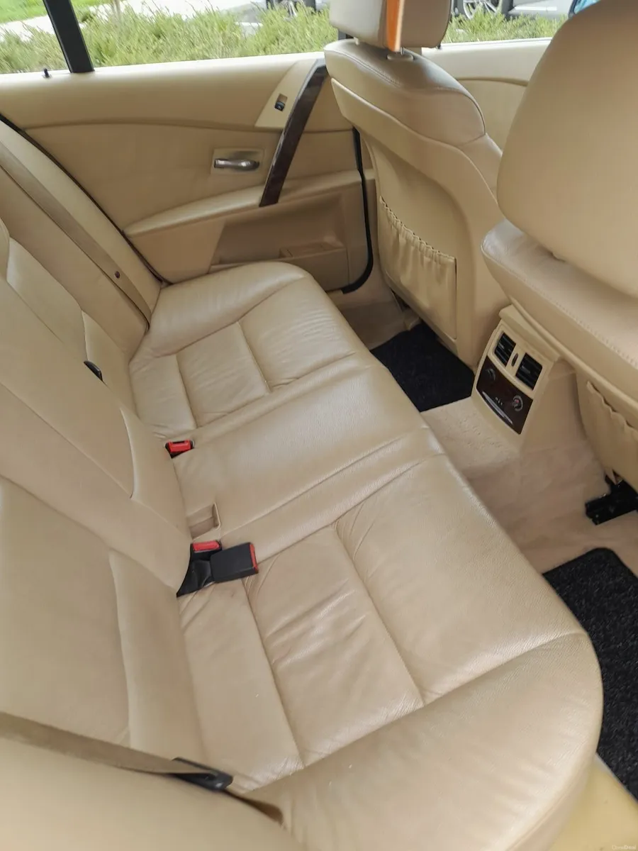 BMW 5-Series 2006 - Image 2