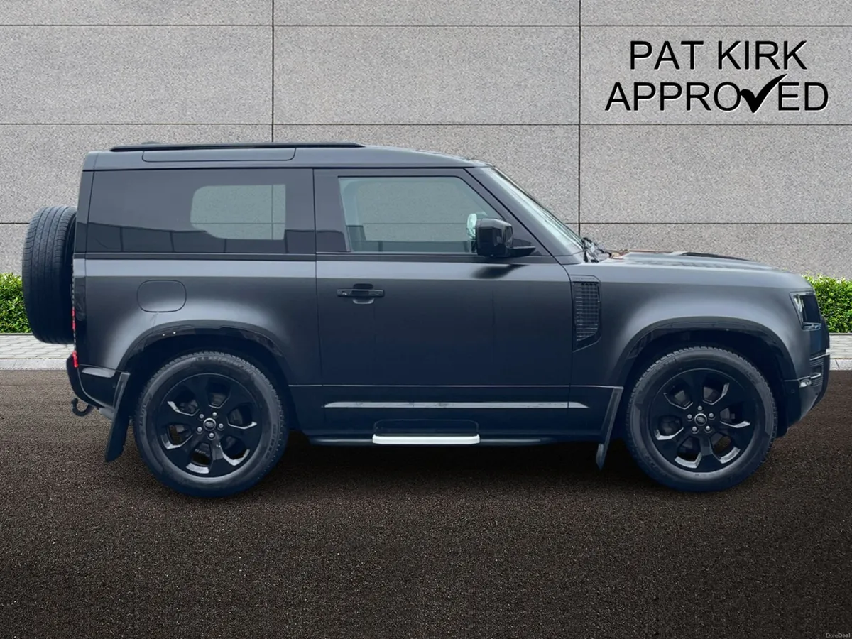 Land Rover Defender Diesel Estate X-Dynamic SE - Image 3