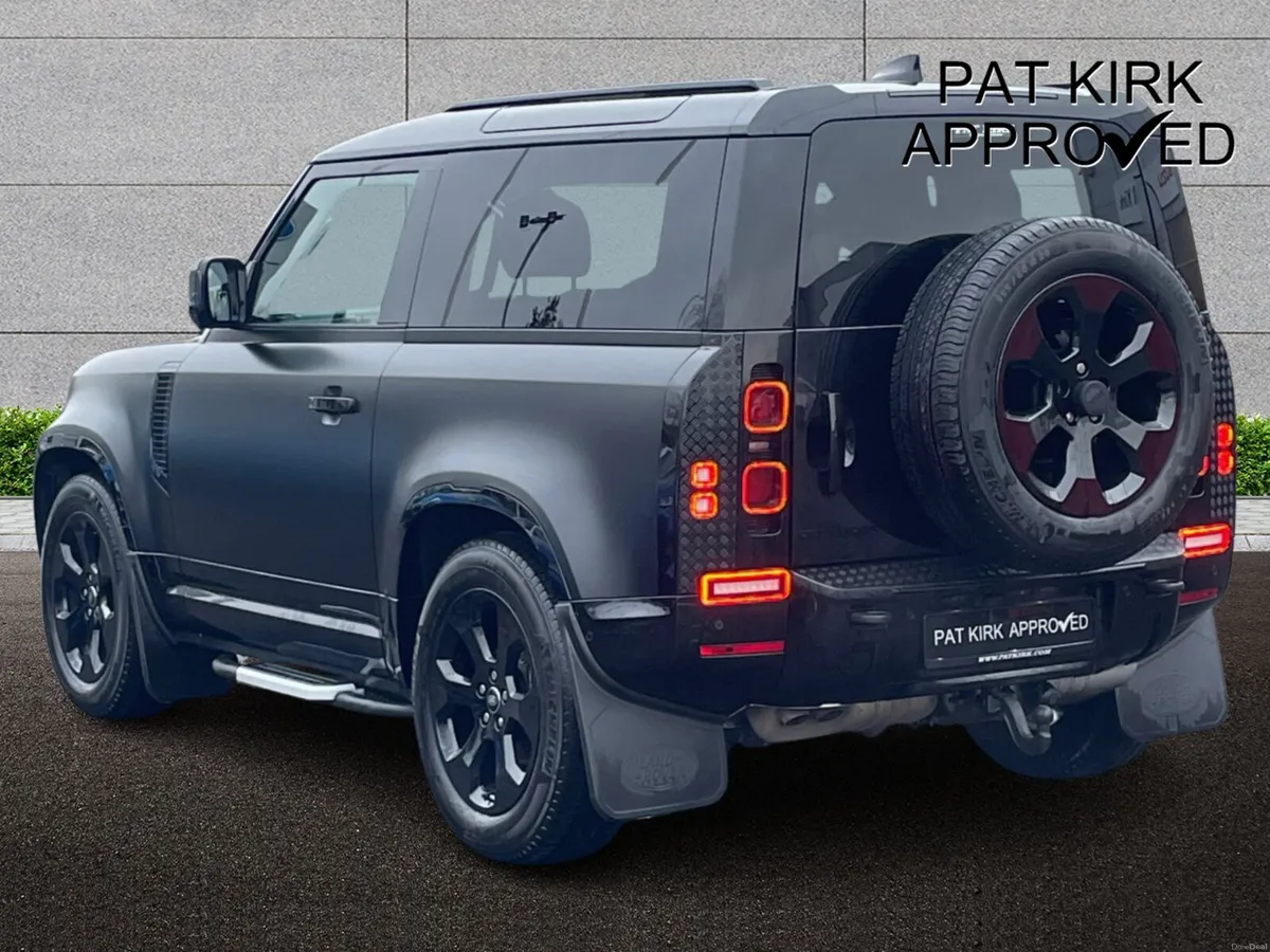 Land Rover Defender Diesel Estate X-Dynamic SE - Image 2