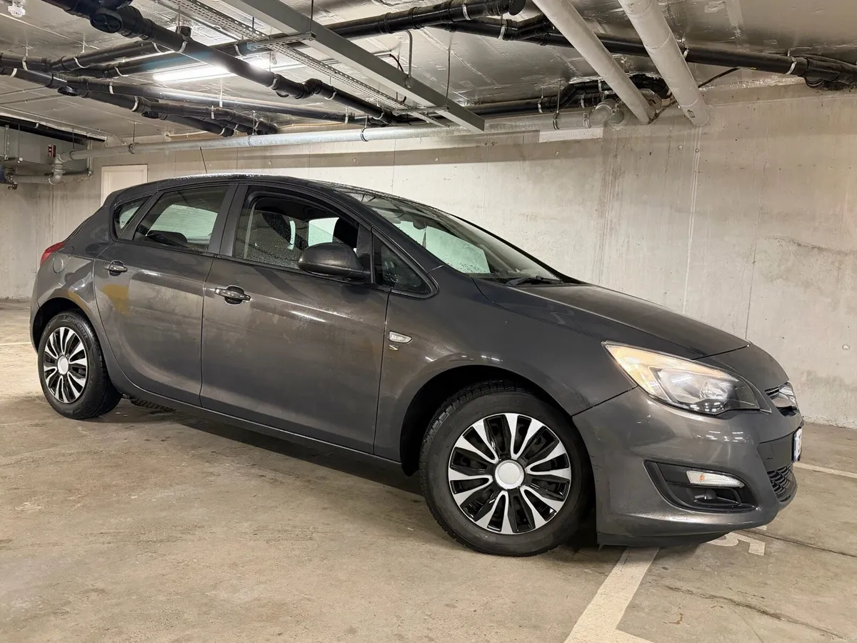 Opel Astra S ( 5 Door ) - NEW NCT & TAX ✅ - Image 4