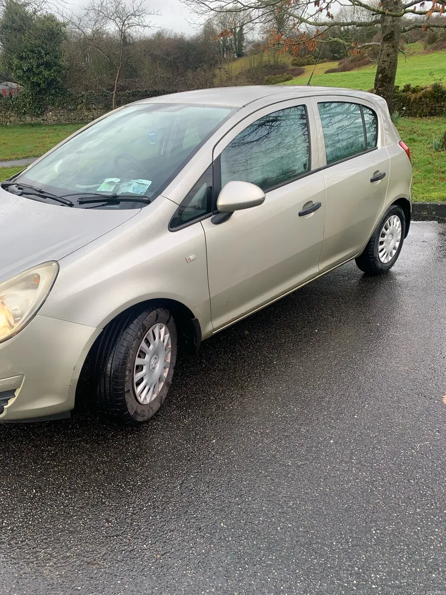 Opel Corsa, 1.2 low km taxed and tested - Image 2