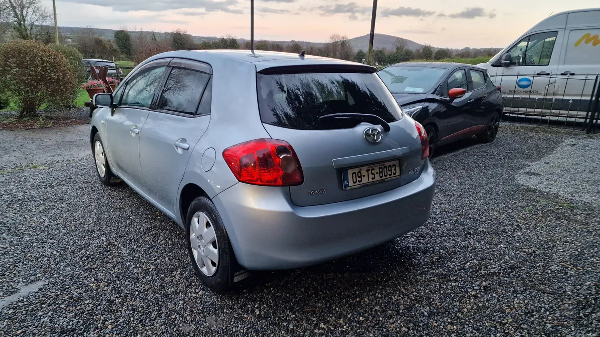 Toyota Auris 2009 - Image 4