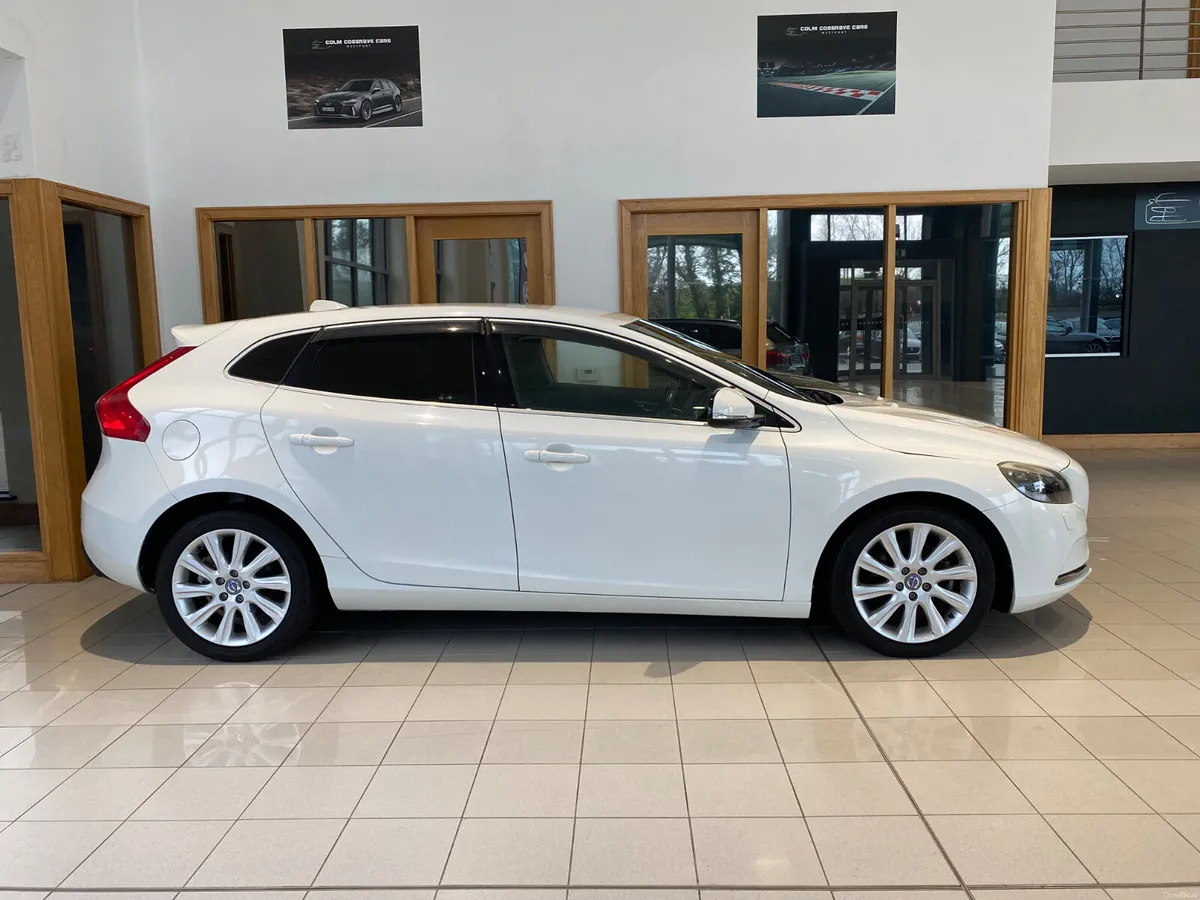 Volvo V40 2015 T4 180HP Auto - Image 2