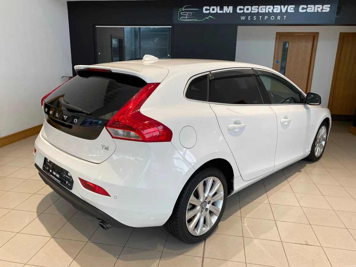 Volvo V40 2015 T4 180HP Auto - Image 4