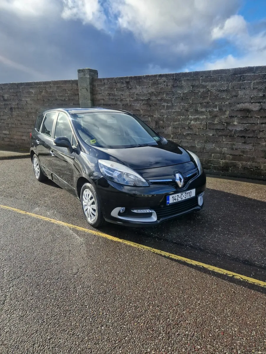 14 Grand Scenic **only 116kms** - Image 1