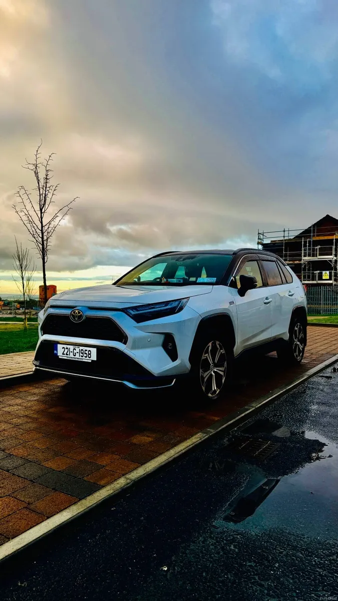 Toyota Rav4 plug 1st owner and Yaris hybrid 1.5 - Image 1