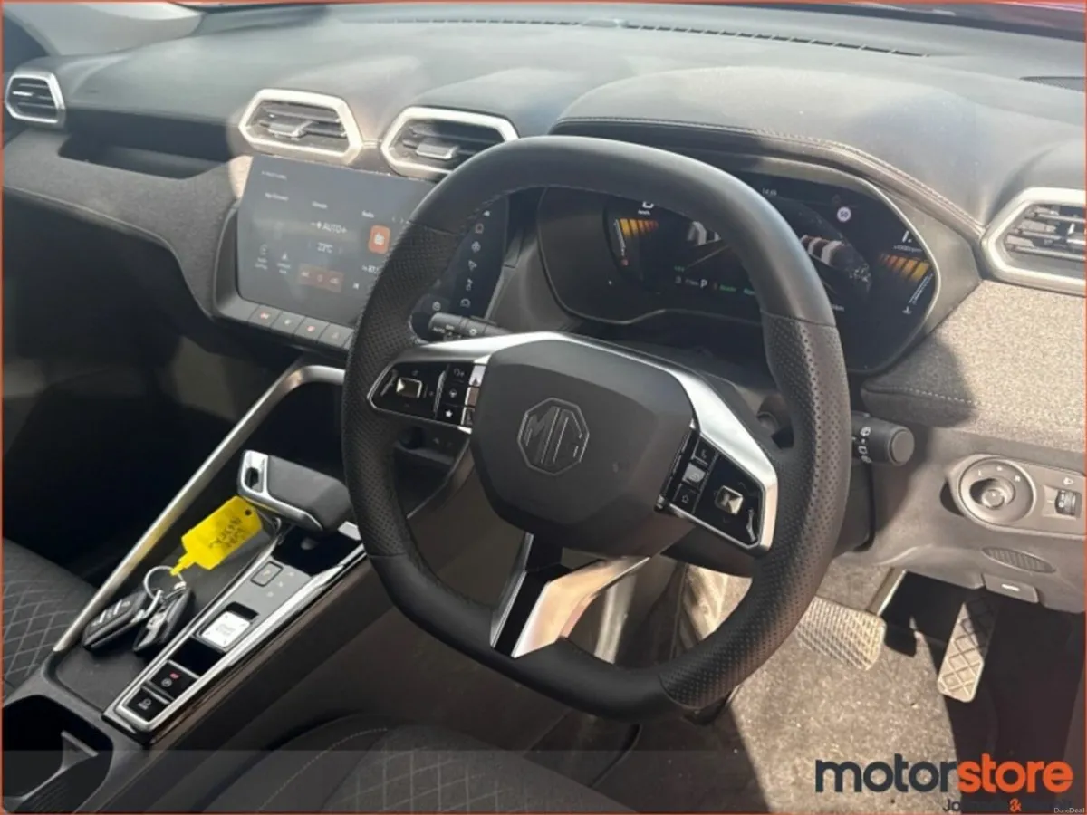 MG ZS Excite HEV **LIKE NEW / HUGE WARRANTY** - Image 3