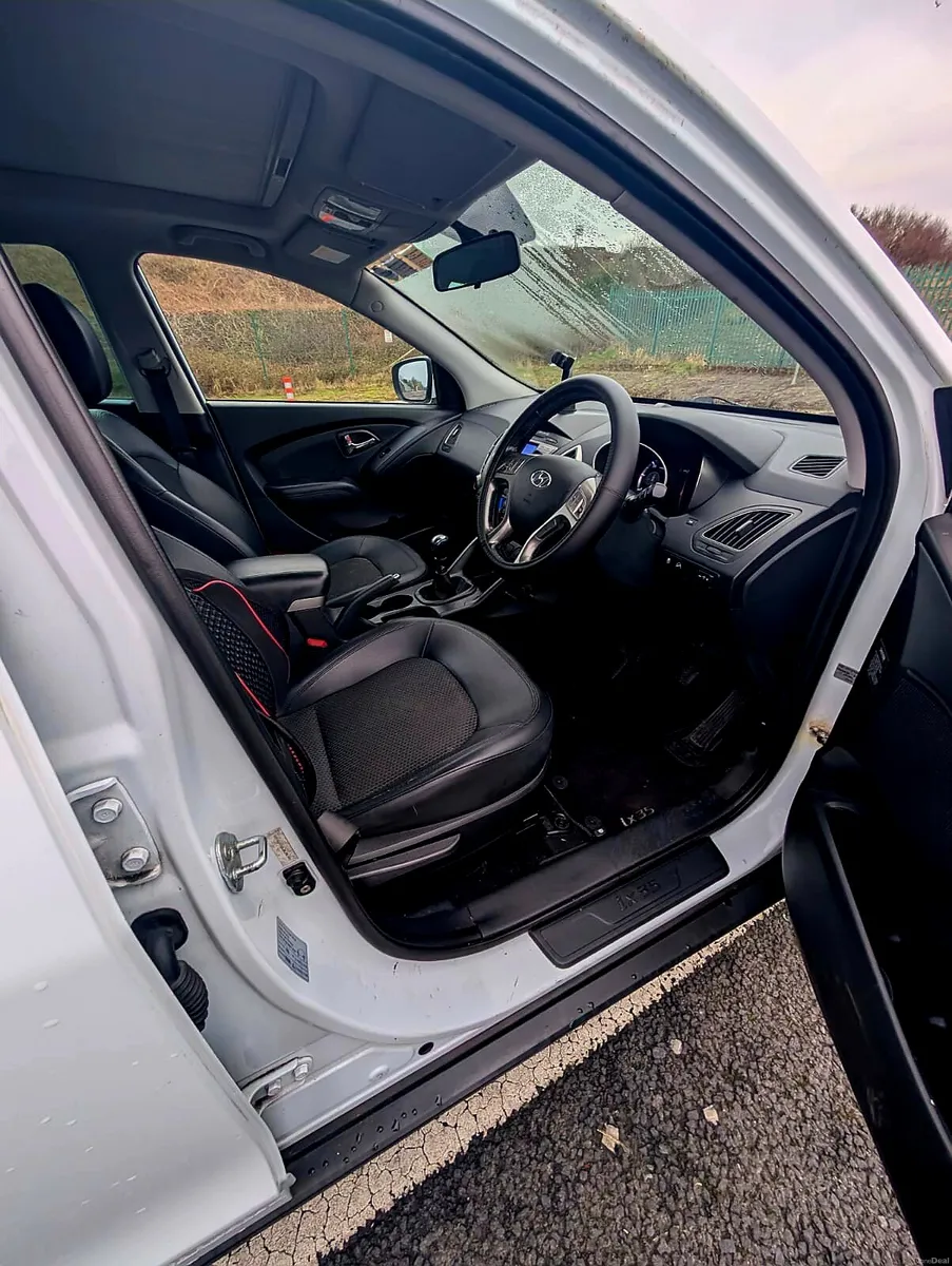 Hyundai ix35 1.7 Premium. New NCT heated seats - Image 4