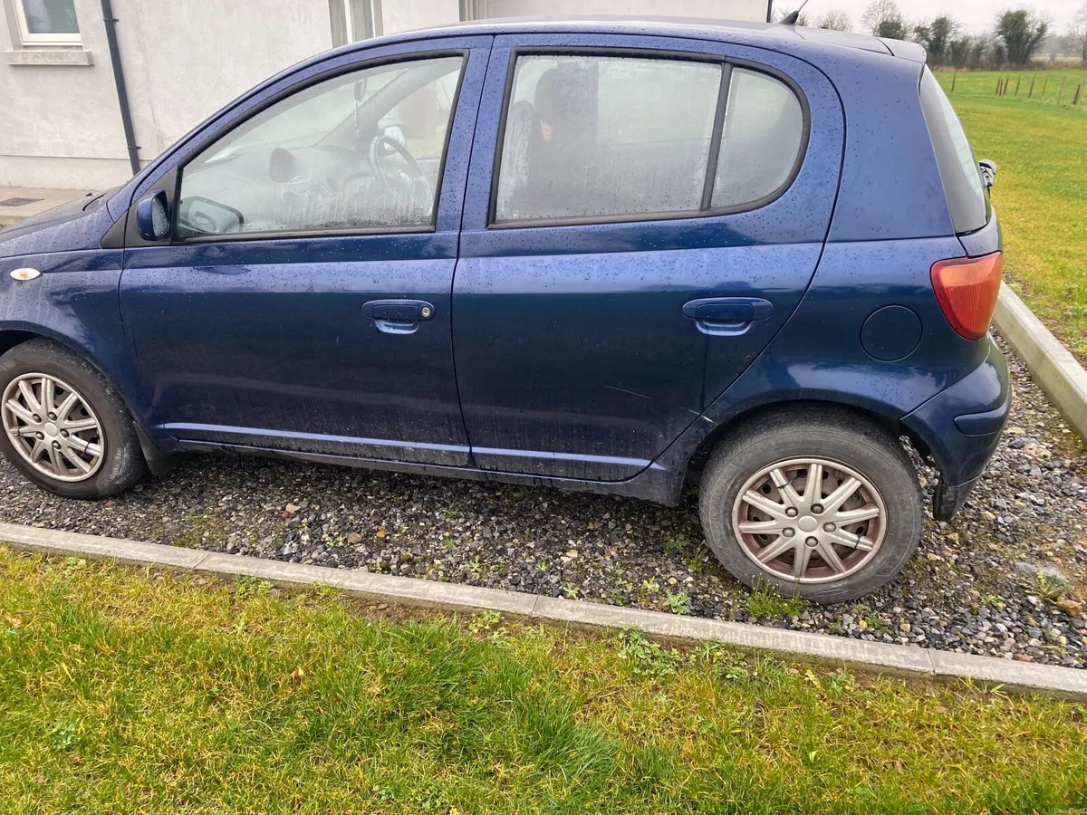 Toyota Yaris 2004 - Image 2