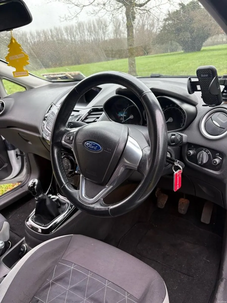 2013 Ford Fiesta - Image 2