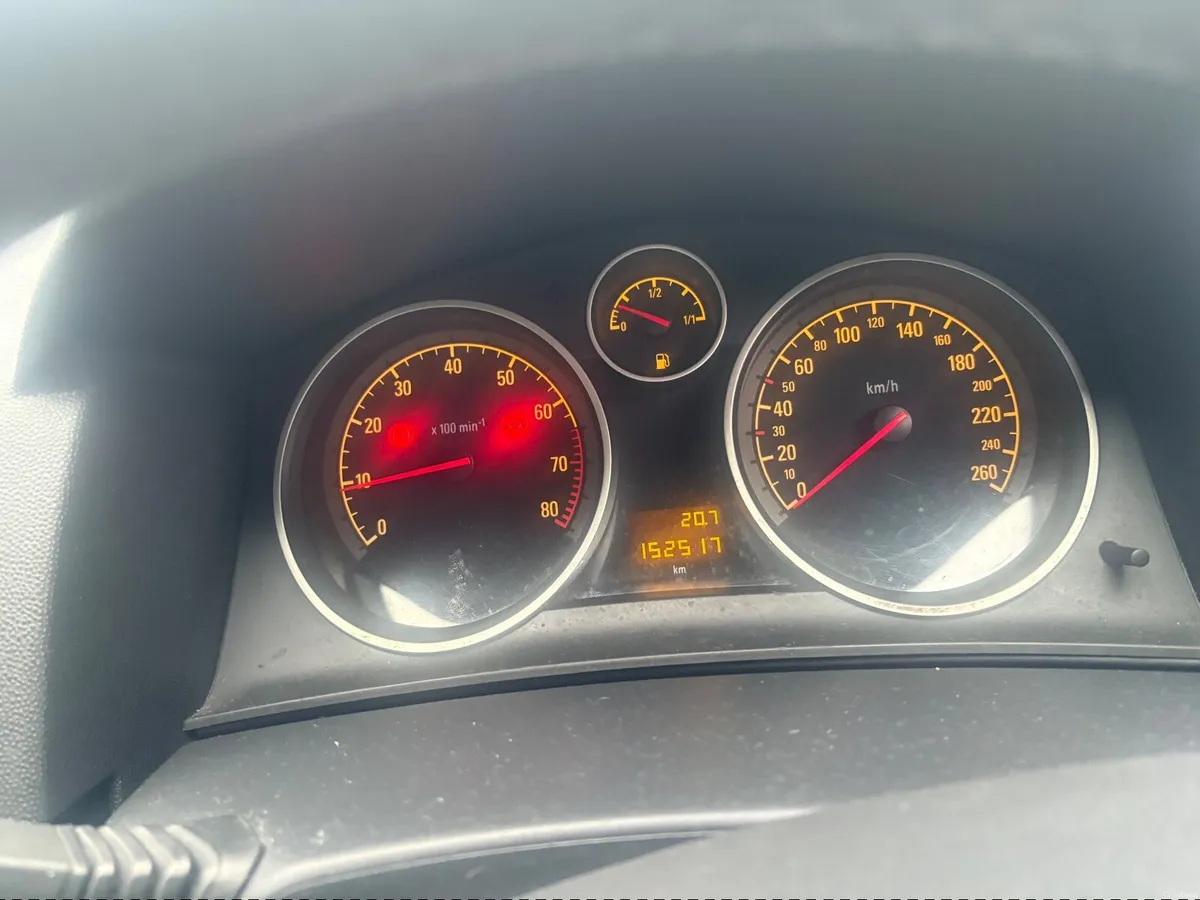 Opel Astra 2007 - Image 2