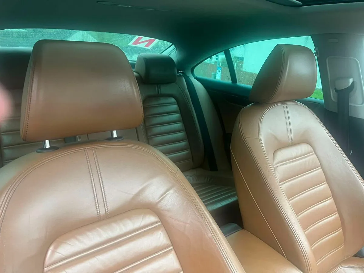 Volkswagen Passat 2011 - Image 4