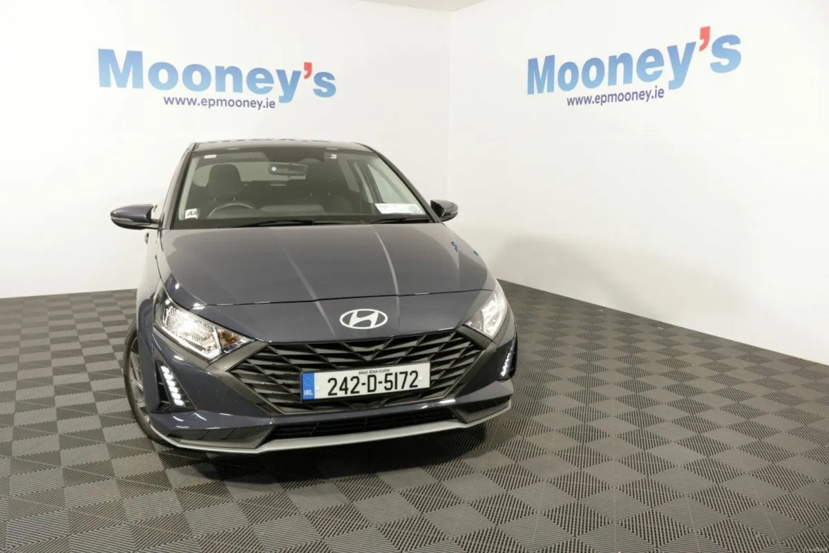Hyundai i20 DELUXE PLUS 1.2L PETROL HATCHBACK - Image 2