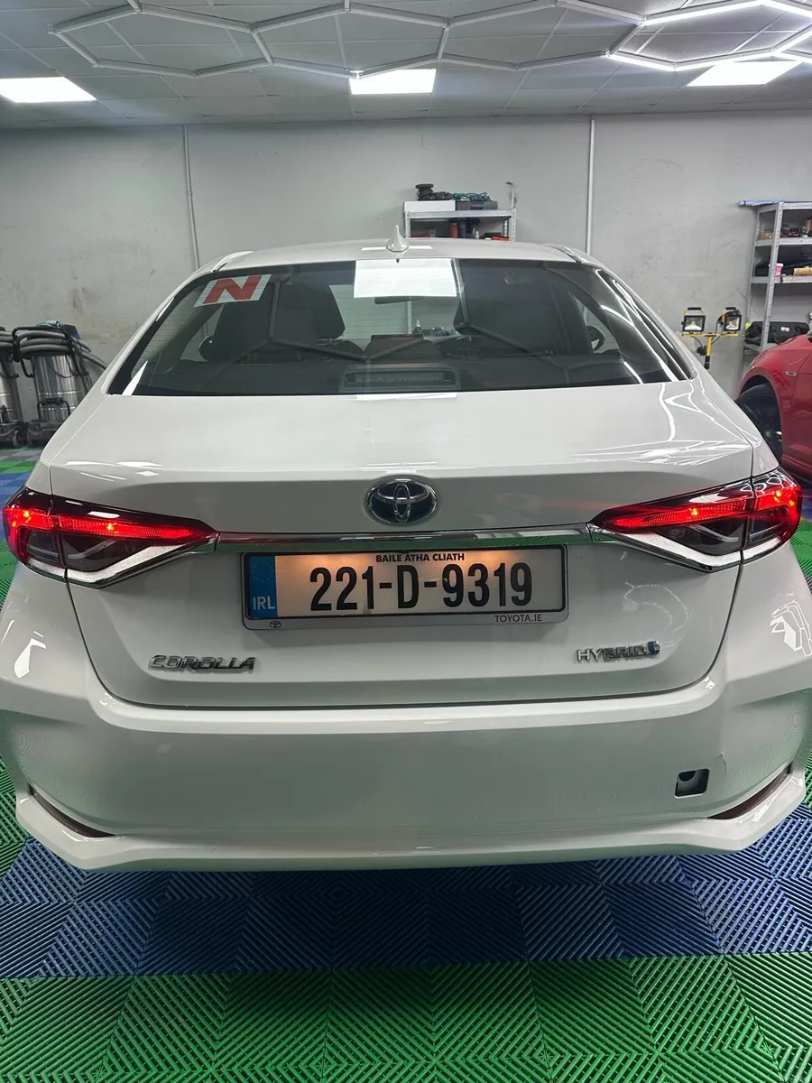 Toyota Corolla automatic hybrid 2022 - Image 3