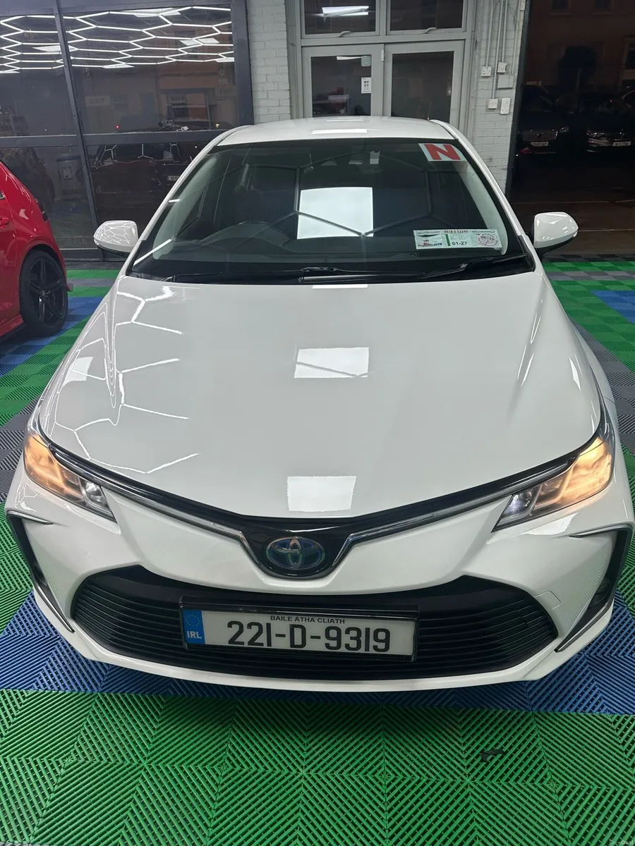 Toyota Corolla automatic hybrid 2022 - Image 1