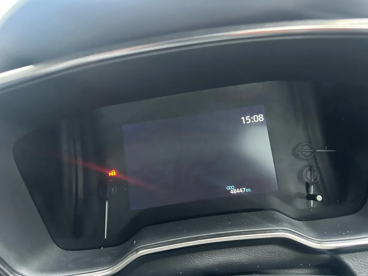 Toyota Corolla automatic hybrid 2022 - Image 6