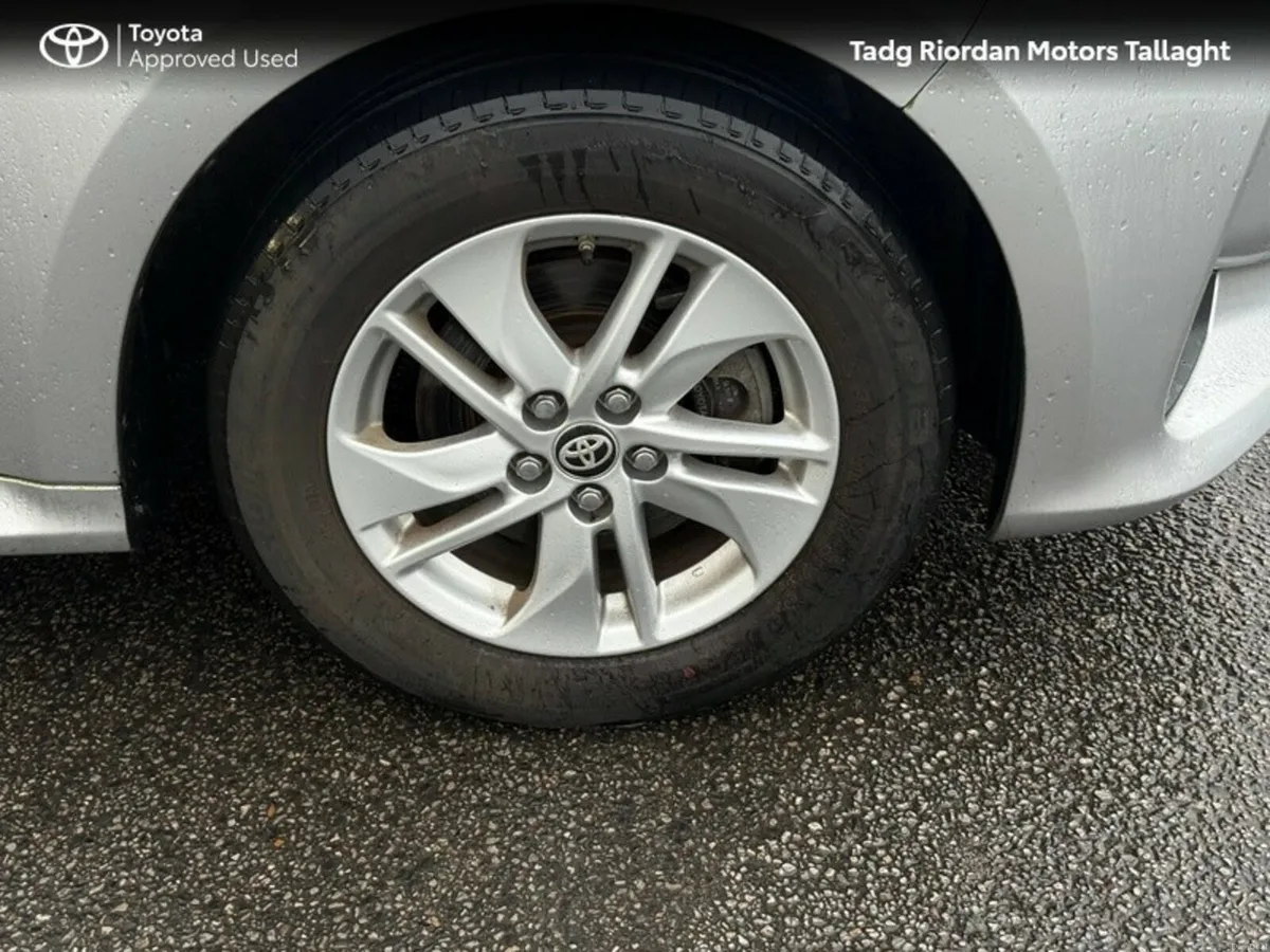 Toyota Yaris 1.5 HYBRID LUNA - Image 6