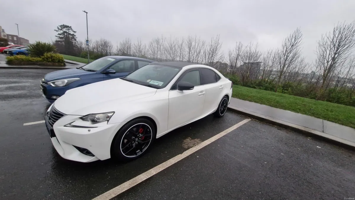 Lexus IS 2014 - Image 1